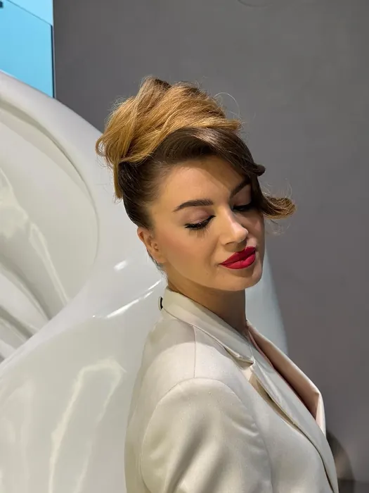 tudic ana 18.jpg